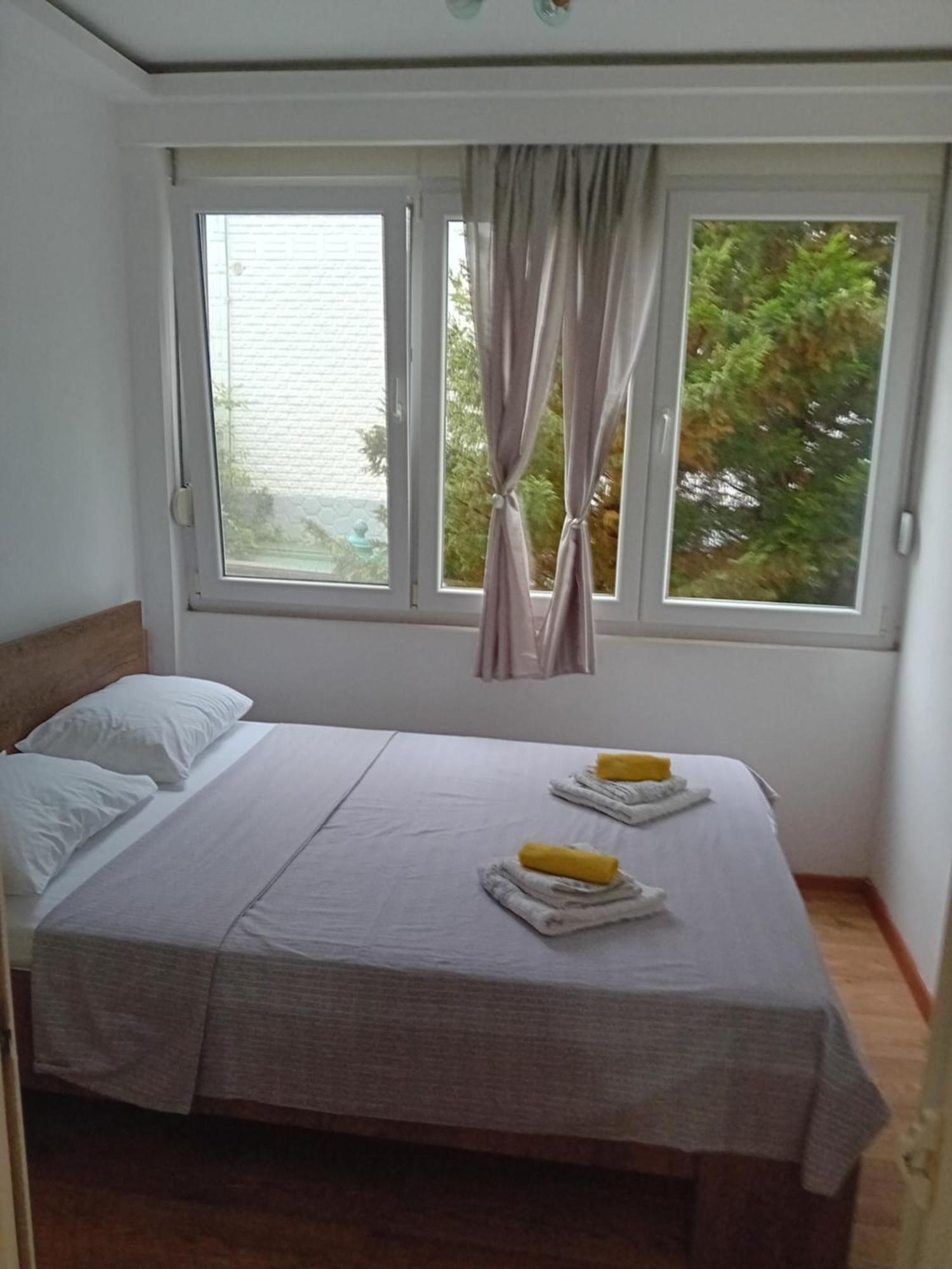 Apartman,,Siv,, Prijevor بودفا المظهر الخارجي الصورة